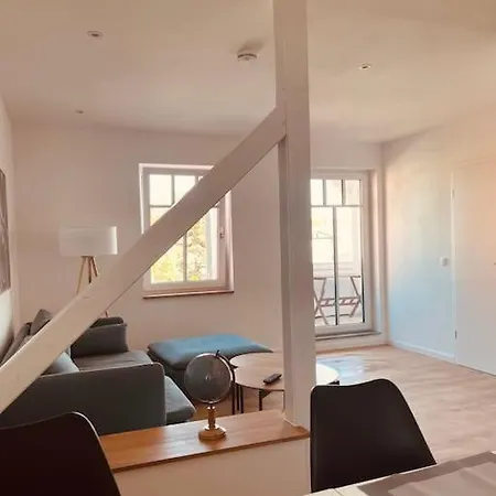 Lichtdurchflutetes Mit Balkon Sellin