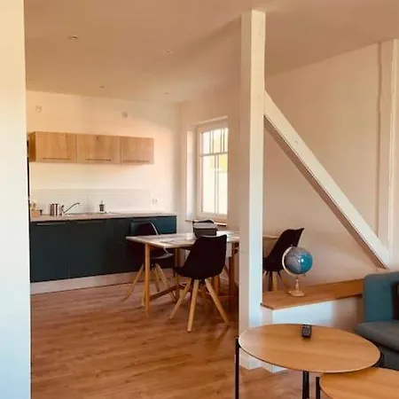 Apartman Lichtdurchflutetes Mit Balkon *